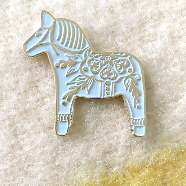 NOVELTY NOVELTY-600px-Dala-Pin_1